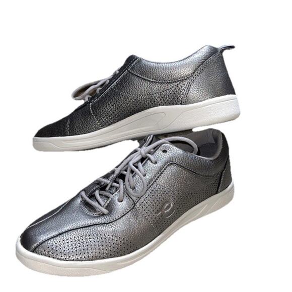 NEW Easy Spirit Women’s Sefreney8 Leather Pewter Shoes Size 9M - Picture 1 of 6